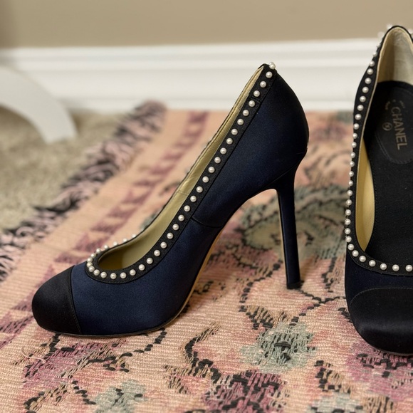 Chanel Navy and Black Pearl Detail Heels - Picture 6 of 12